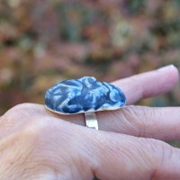 Anillo azul serie roca porcelana y plata